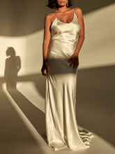 Load image into Gallery viewer, Ciara Bridal Gown - Wearemancini